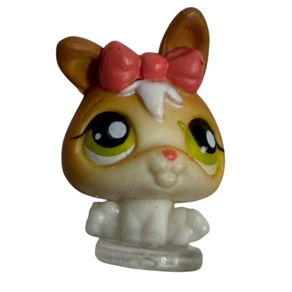 Hasbro Littlest Pet Shop Rabbit Figure